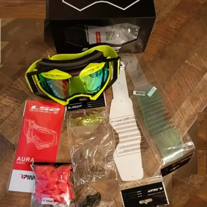 LS2 AURA PRO GOGGLE BLACK HIV YELLOW WITH IRIDIUM VISOR - 1748192214GMHB - Master